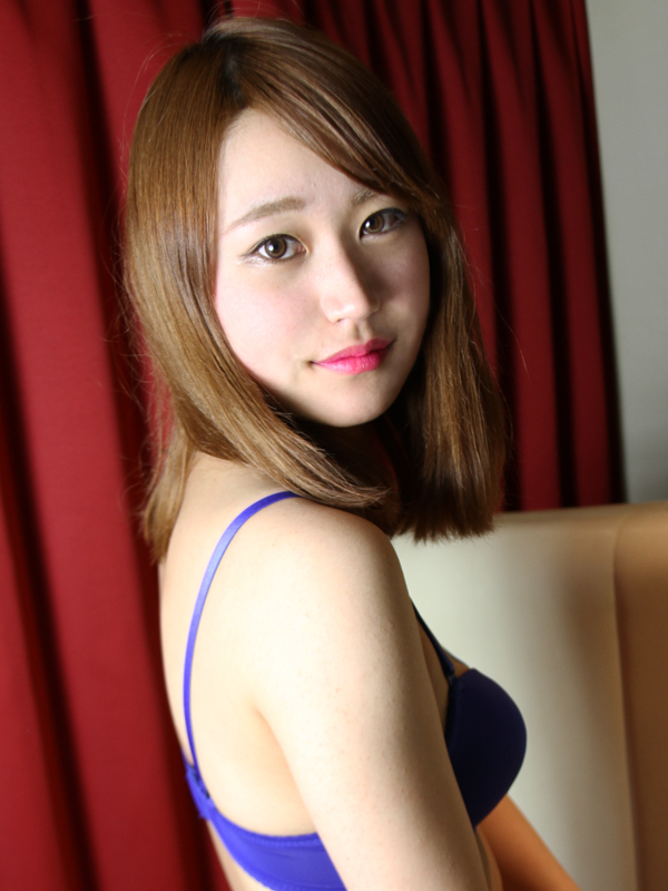 踊れ！チンチコリン・枚方店 あいな 27歳 T：160　B：84(C)　W：56　H：84