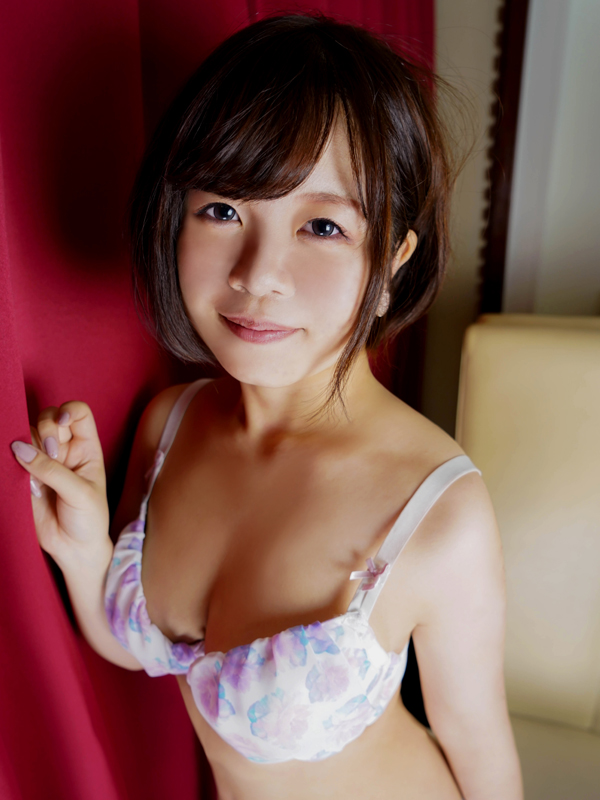 踊れ！チンチコリン・枚方店 えりか 18歳 T：152cm　B：86(G)　W：56　H：83